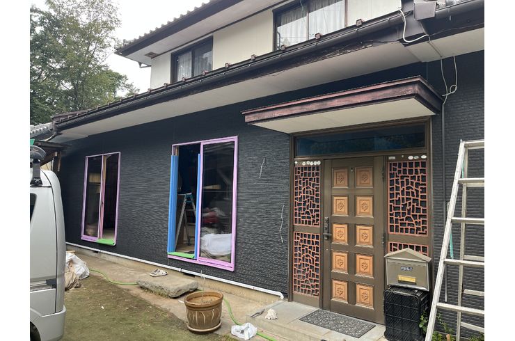 新築工事が始まるまで外壁工事のお手伝いをさせてもらってます。